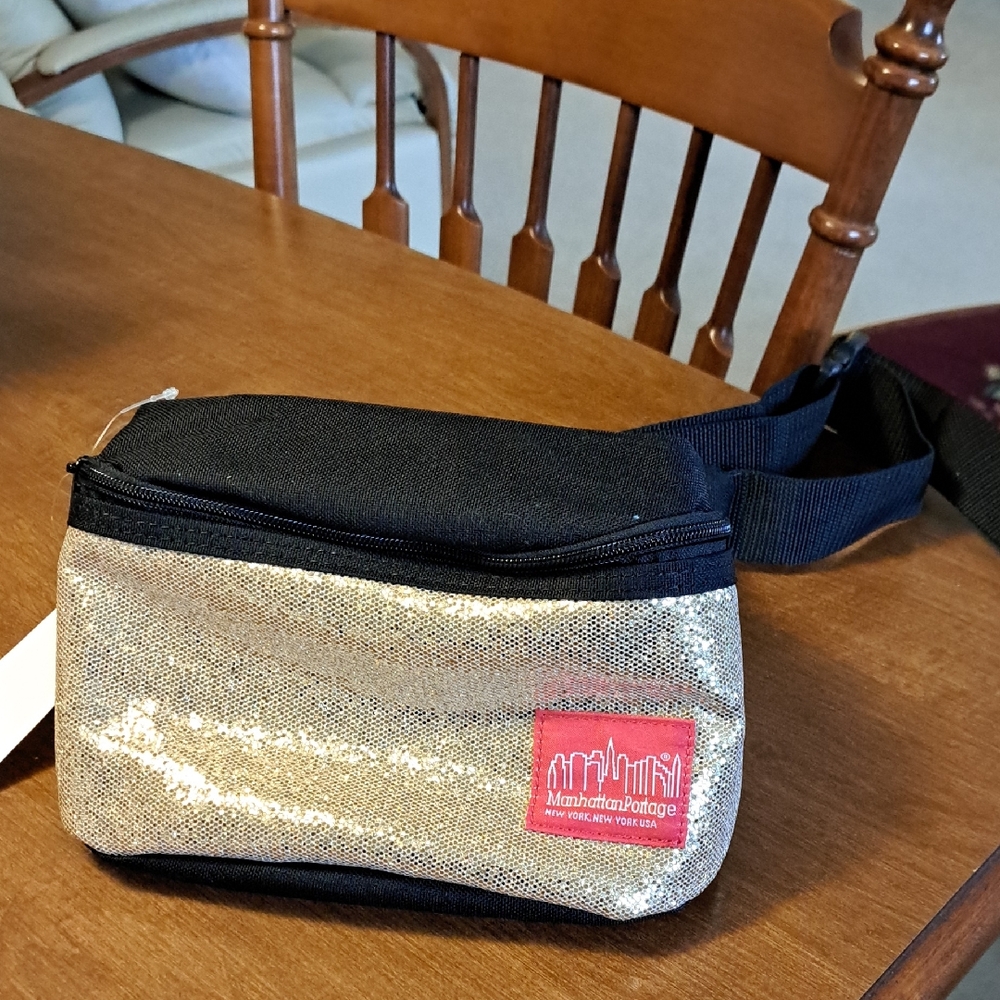 Manhattan Portage Gold Fany Pak 2 Yr Warranty